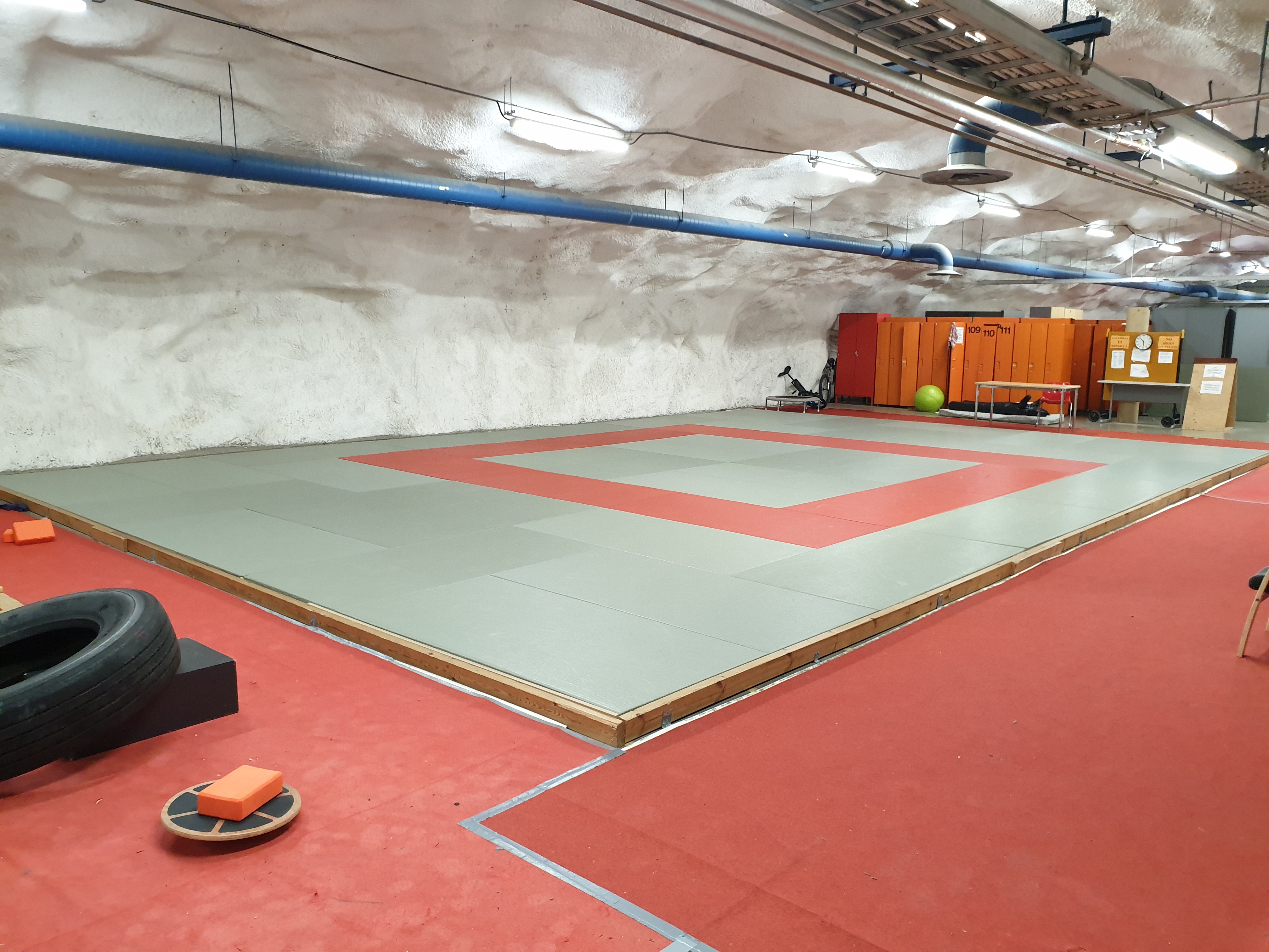 Rakennustalon etuovi